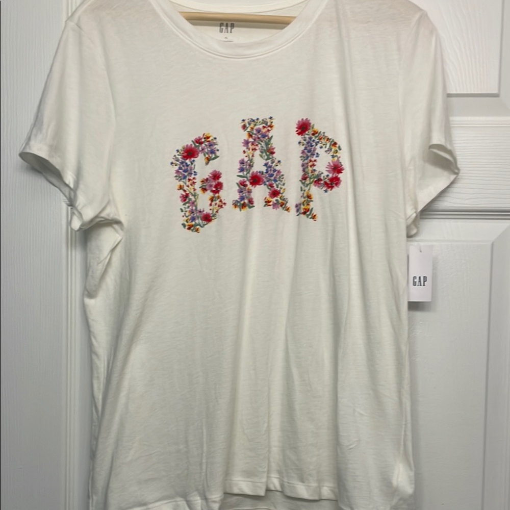 GAP Cream Floral Graphic Tee